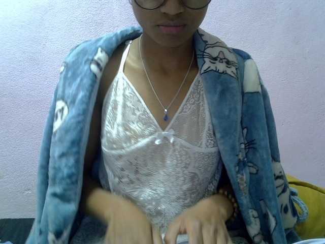 Yalane live cam on BongaCams