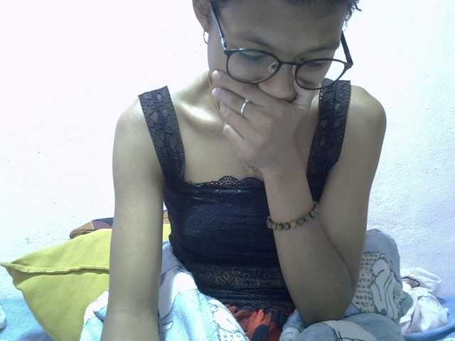 Yalane live cam on BongaCams