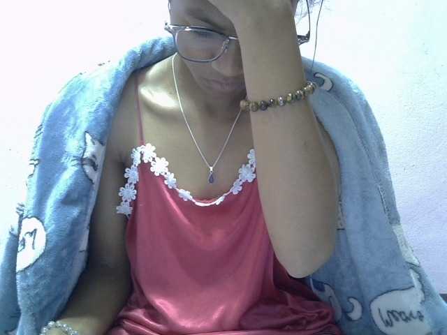 Yalane live cam on BongaCams