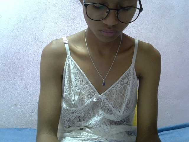 Yalane live cam on BongaCams