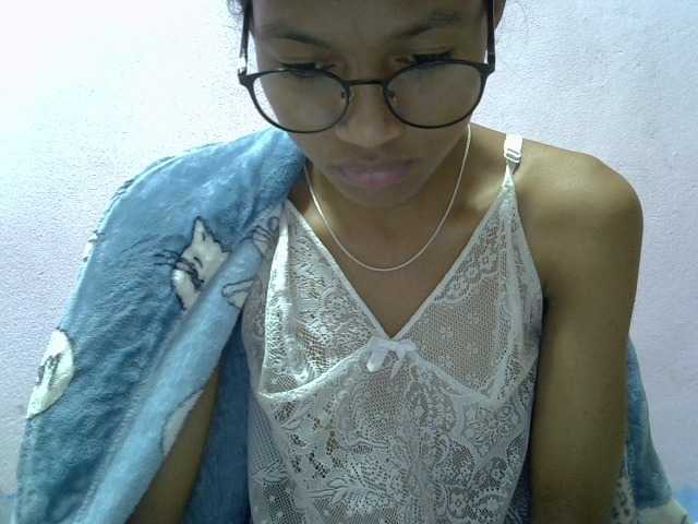Yalane live cam on BongaCams