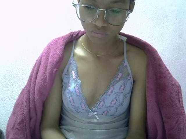 Yalane live cam preview