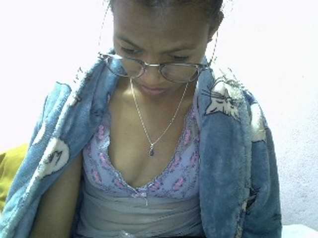 Yalane live cam on BongaCams
