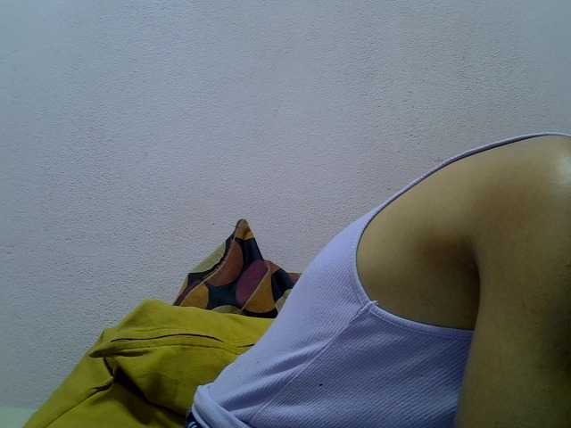 Yalane live cam on BongaCams