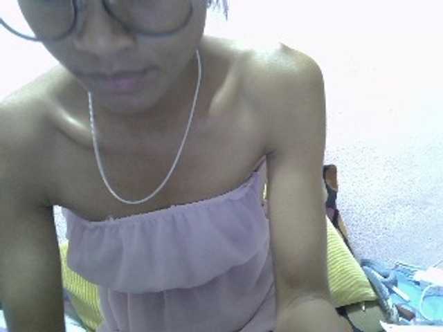 Yalane live cam on BongaCams
