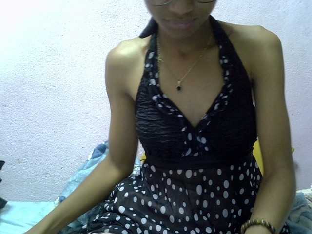 Yalane live cam on BongaCams