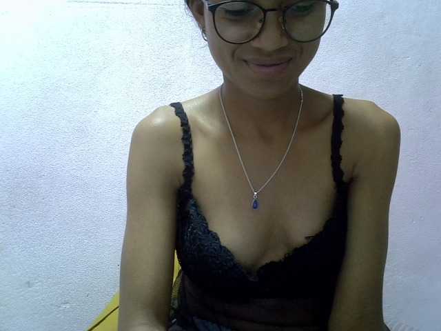 Yalane live cam on BongaCams