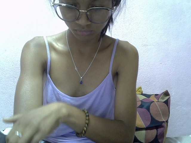 Yalane live cam on BongaCams