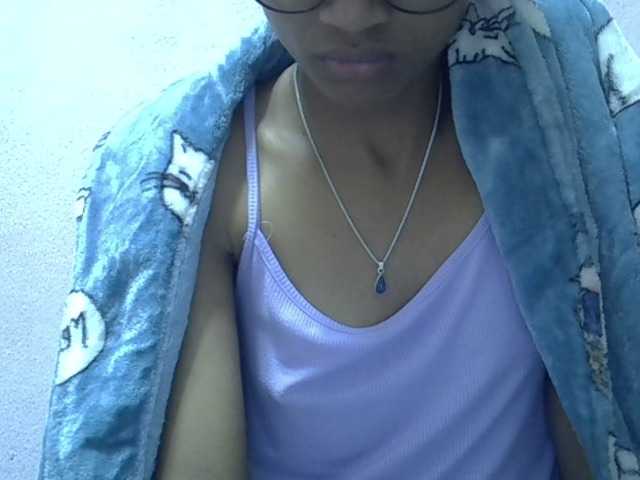 Yalane live cam on BongaCams