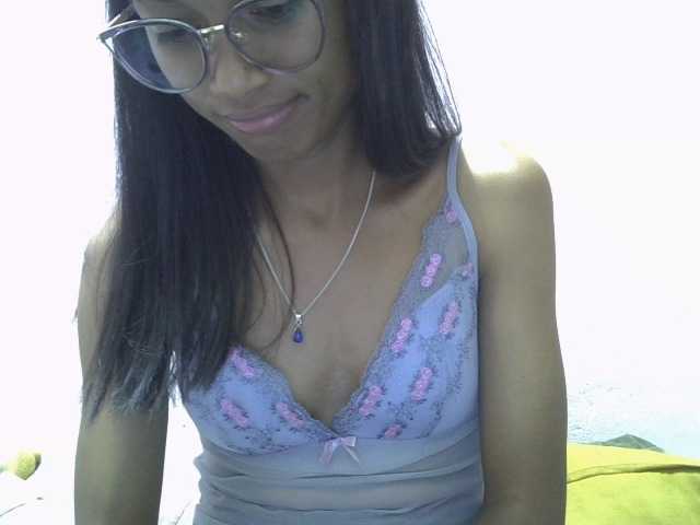 Yalane live cam on BongaCams