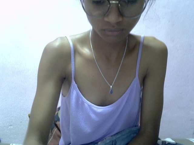 Yalane live cam on BongaCams