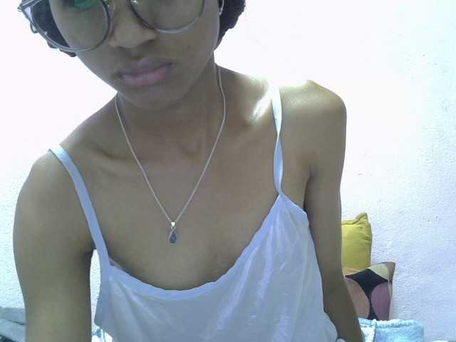 Yalane live cam on BongaCams