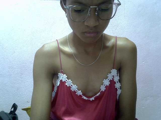 Yalane live cam on BongaCams