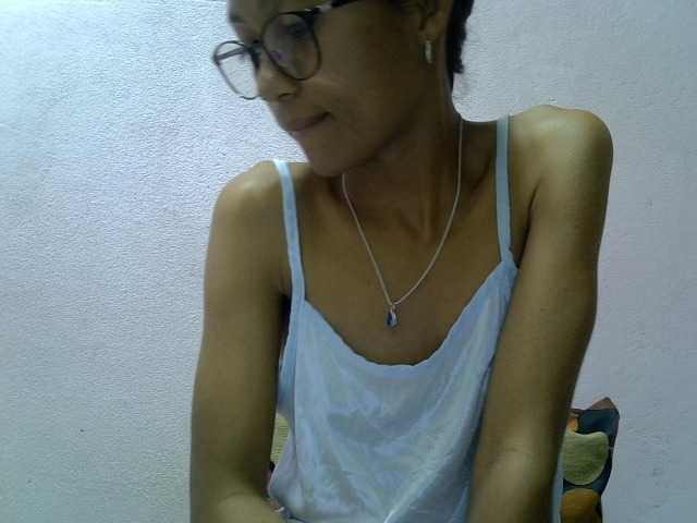 Yalane live cam on BongaCams