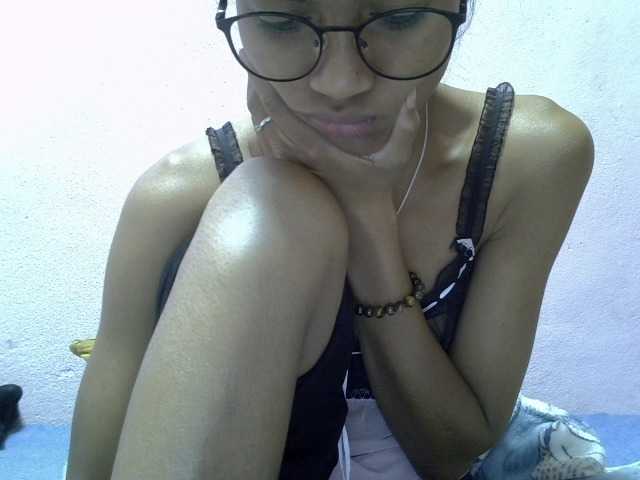 Yalane live cam on BongaCams