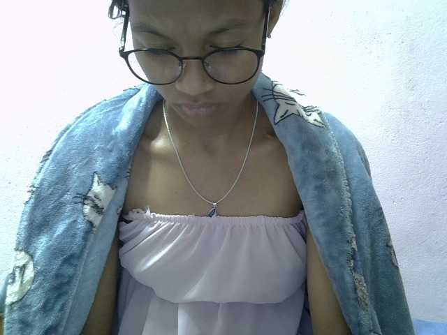 Yalane live cam on BongaCams