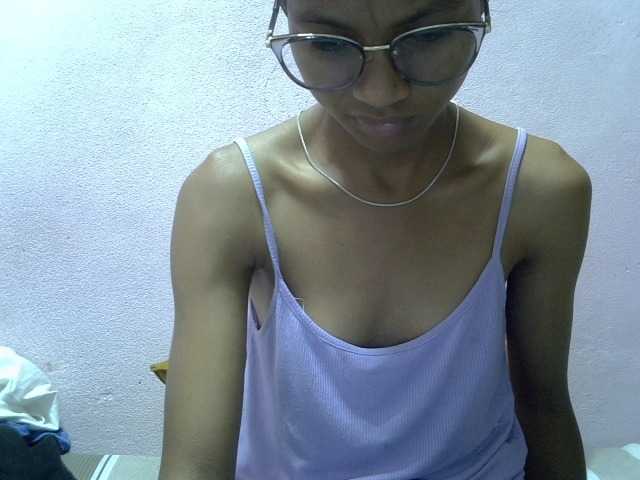 Yalane live cam on BongaCams