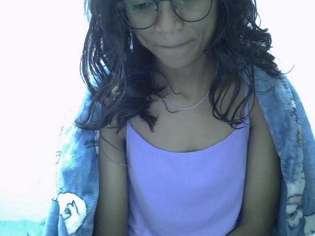 Yalane live cam on BongaCams