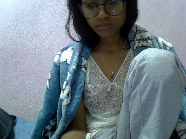Yalane live cam on BongaCams