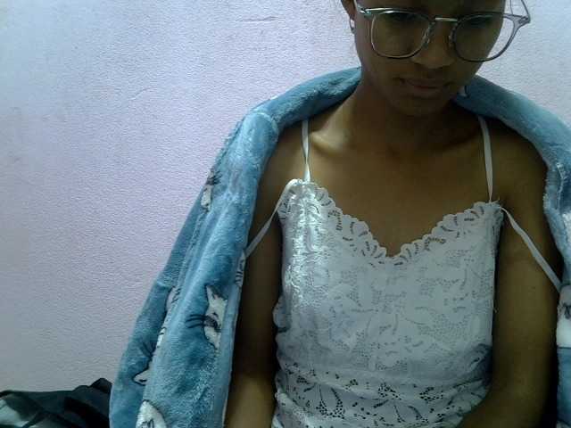 Yalane live cam on BongaCams