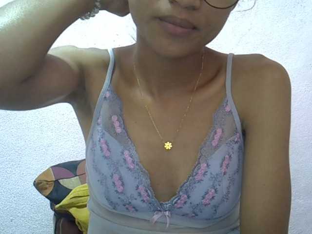 Yalane live cam on BongaCams