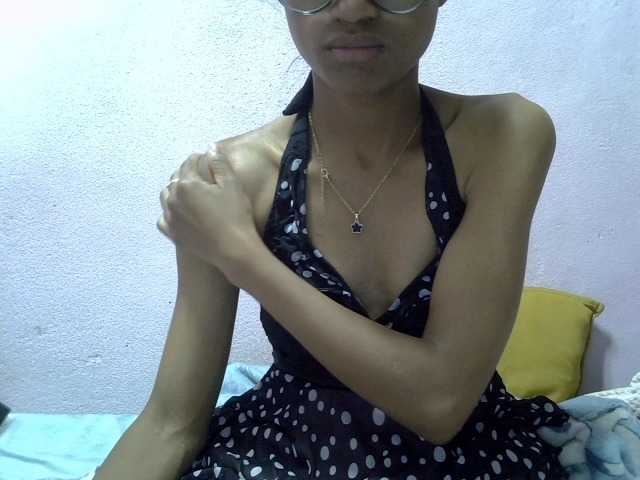Yalane live cam on BongaCams