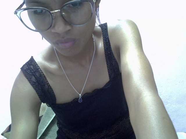 Yalane live cam on BongaCams