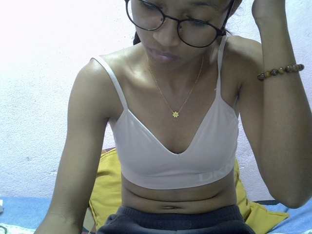 Yalane live cam on BongaCams