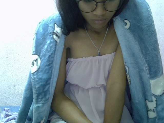 Yalane live cam on BongaCams