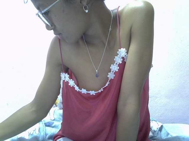 Yalane live cam on BongaCams