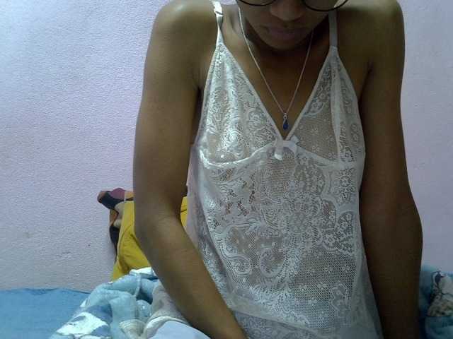 Yalane live cam on BongaCams