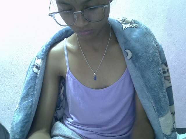 Yalane live cam on BongaCams