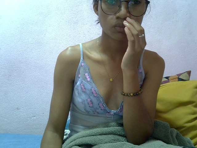 Yalane live cam on BongaCams