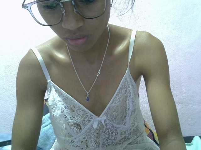 Yalane live cam on BongaCams