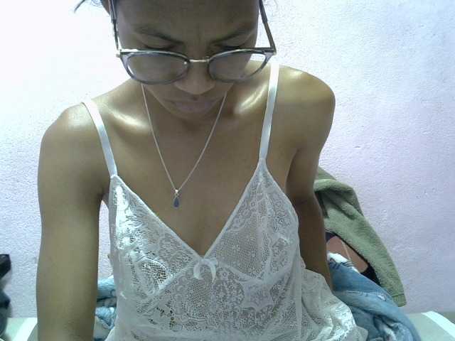 Yalane live cam on BongaCams
