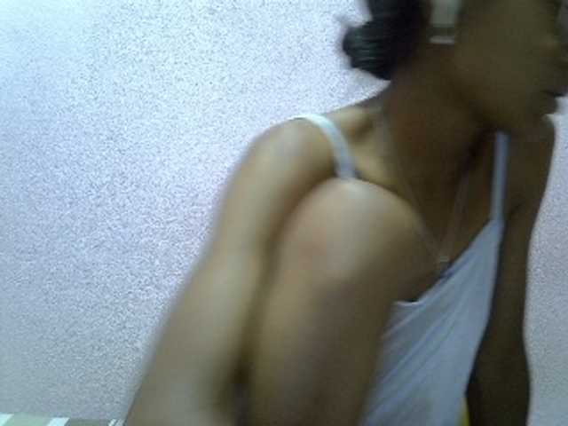 Yalane live cam on BongaCams