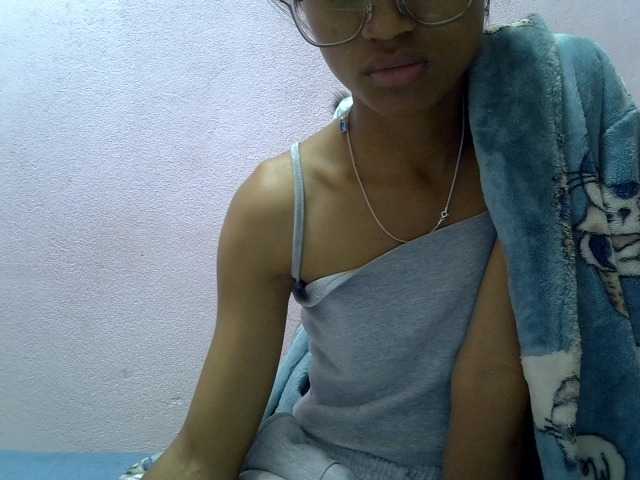 Yalane live cam on BongaCams