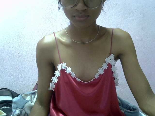 Yalane live cam on BongaCams