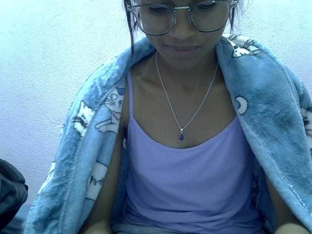 Yalane live cam on BongaCams