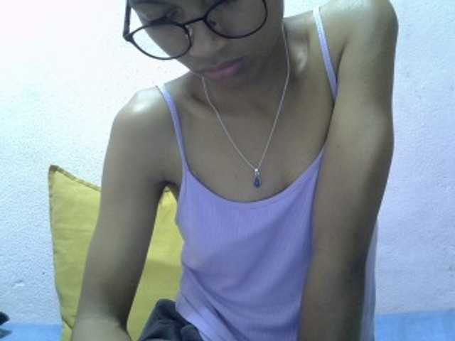 Yalane live cam on BongaCams