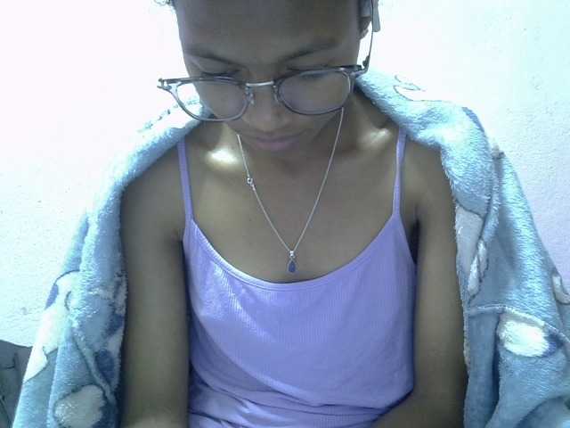 Yalane live cam on BongaCams