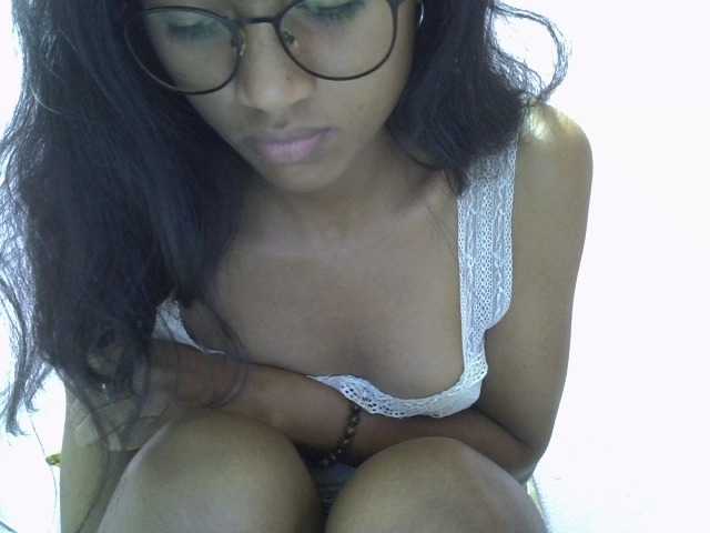 Yalane live cam on BongaCams
