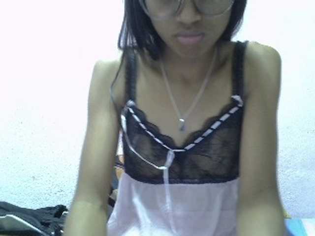 Yalane live cam on BongaCams