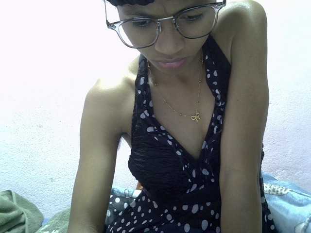 Yalane live cam on BongaCams