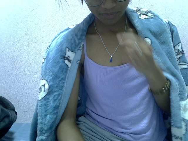 Yalane live cam on BongaCams