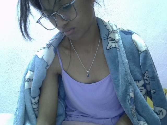 Yalane live cam on BongaCams
