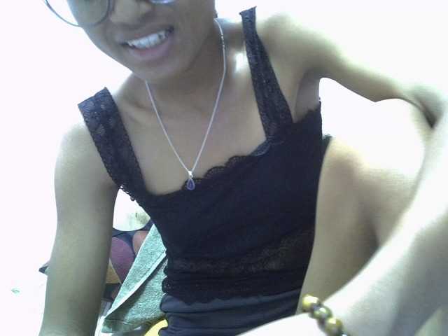 Yalane live cam on BongaCams