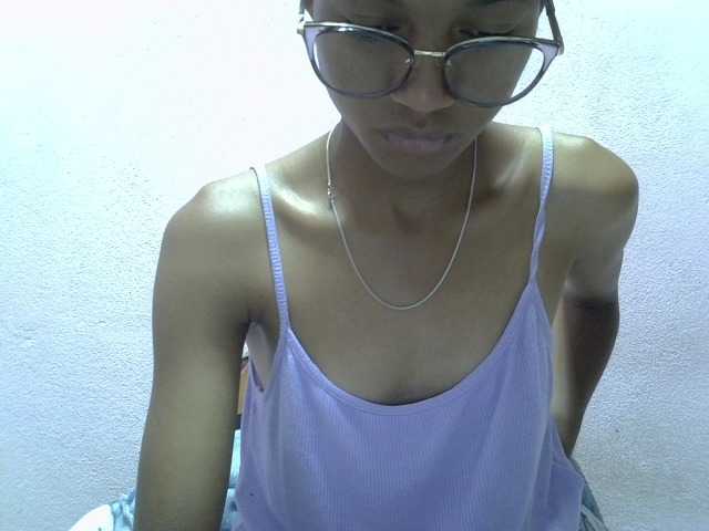 Yalane live cam on BongaCams
