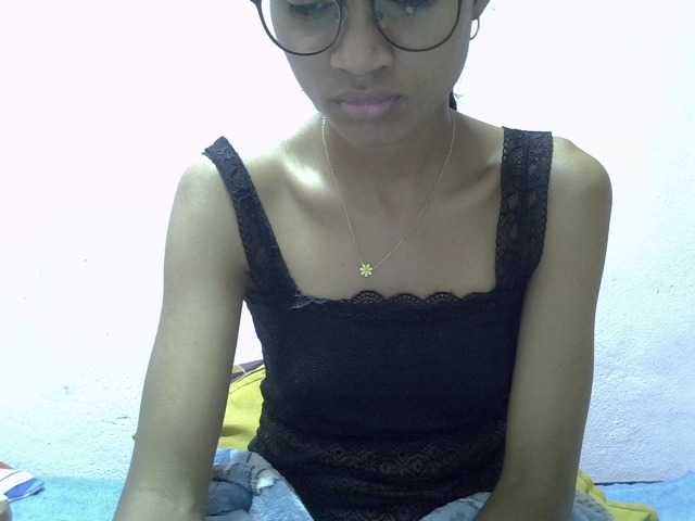 Yalane live cam on BongaCams