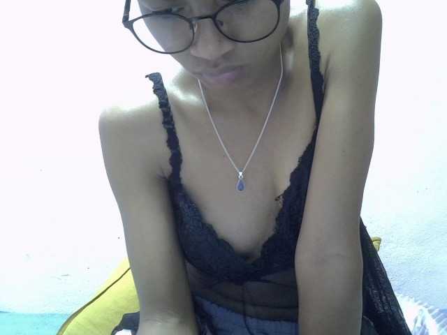 Yalane live cam on BongaCams